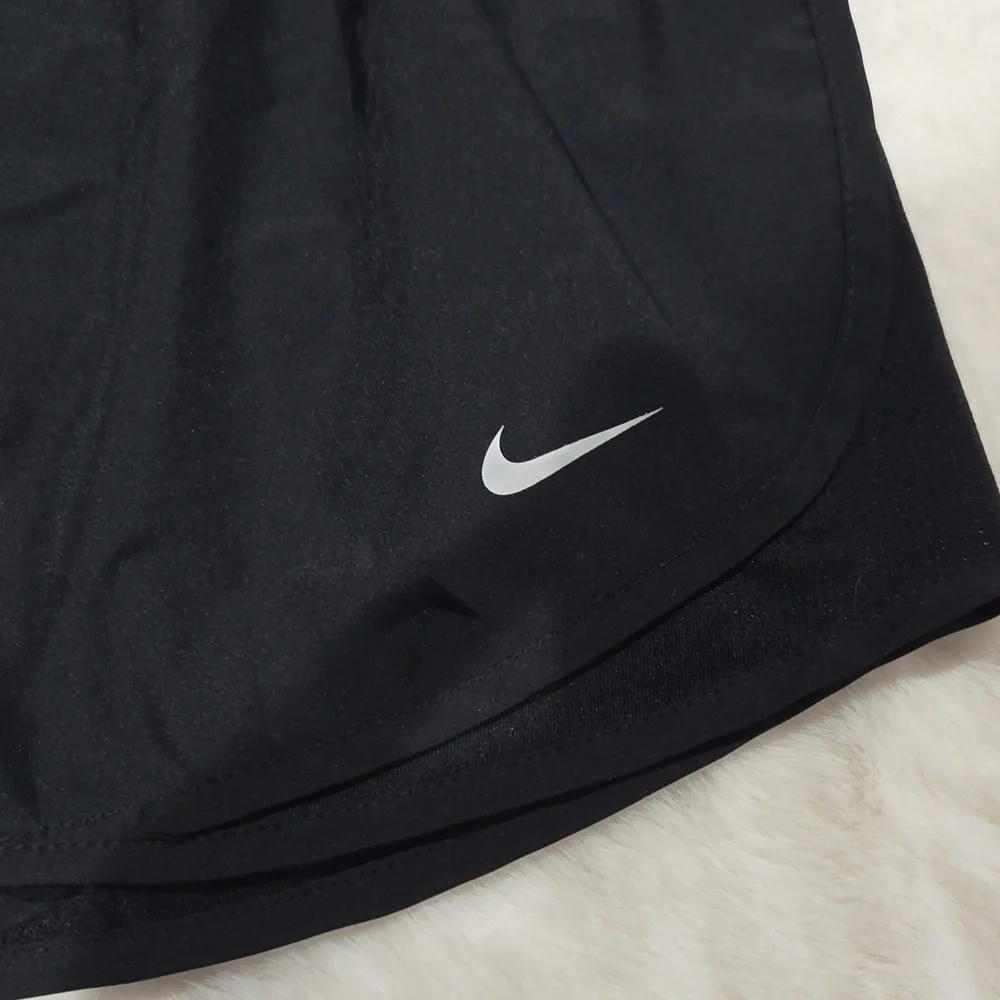 Nike Dri-Fit black lined women's shorts draw-string size medium